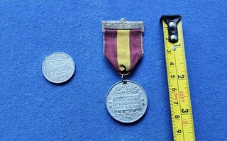 VICTORIAN WEST SUFFOLK EDUCATION COMMITTEE REGULAR ATTENDANCE MEDAL AND RIBBON