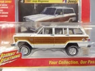 1981 JEEP WAGONEER     2015 JOHNNY LIGHTNING CLASSIC GOLD COLLECTION   1:64