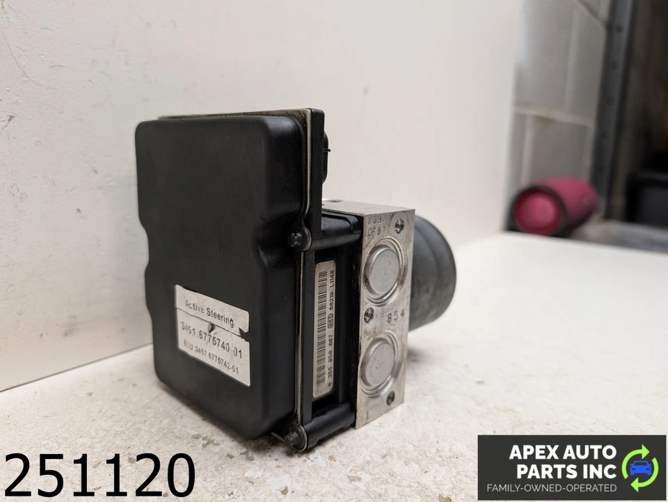 OEM 2005 Ford E-150 5.4L ABS Anti-Lock Brake Pump Assembly - Image 3 of 4