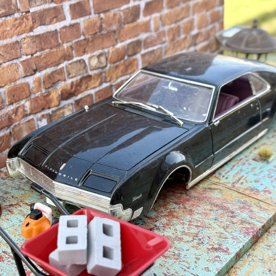 Road Signature Oldsmobile Tornado 1966 negro escala 1/18 diorama piezas modelo coche Foto 2 de 4