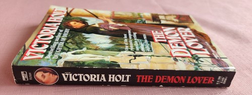 The Demon Lover by Victoria Holt, 1982, Paperback - Picture 10 of 13