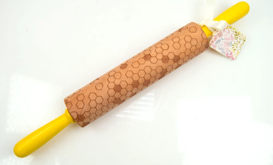 The BakeShop by Masterclass Bee Embossed Yellow Wood Handled Rolling Pin - Image 2 of 4