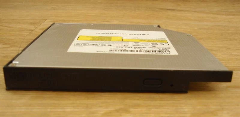 FUJITSU　LIFEBOOK　RAM16GB/Blu-ray/SSD Fujitsu defies convention with optical drives in new AMD Ryzen