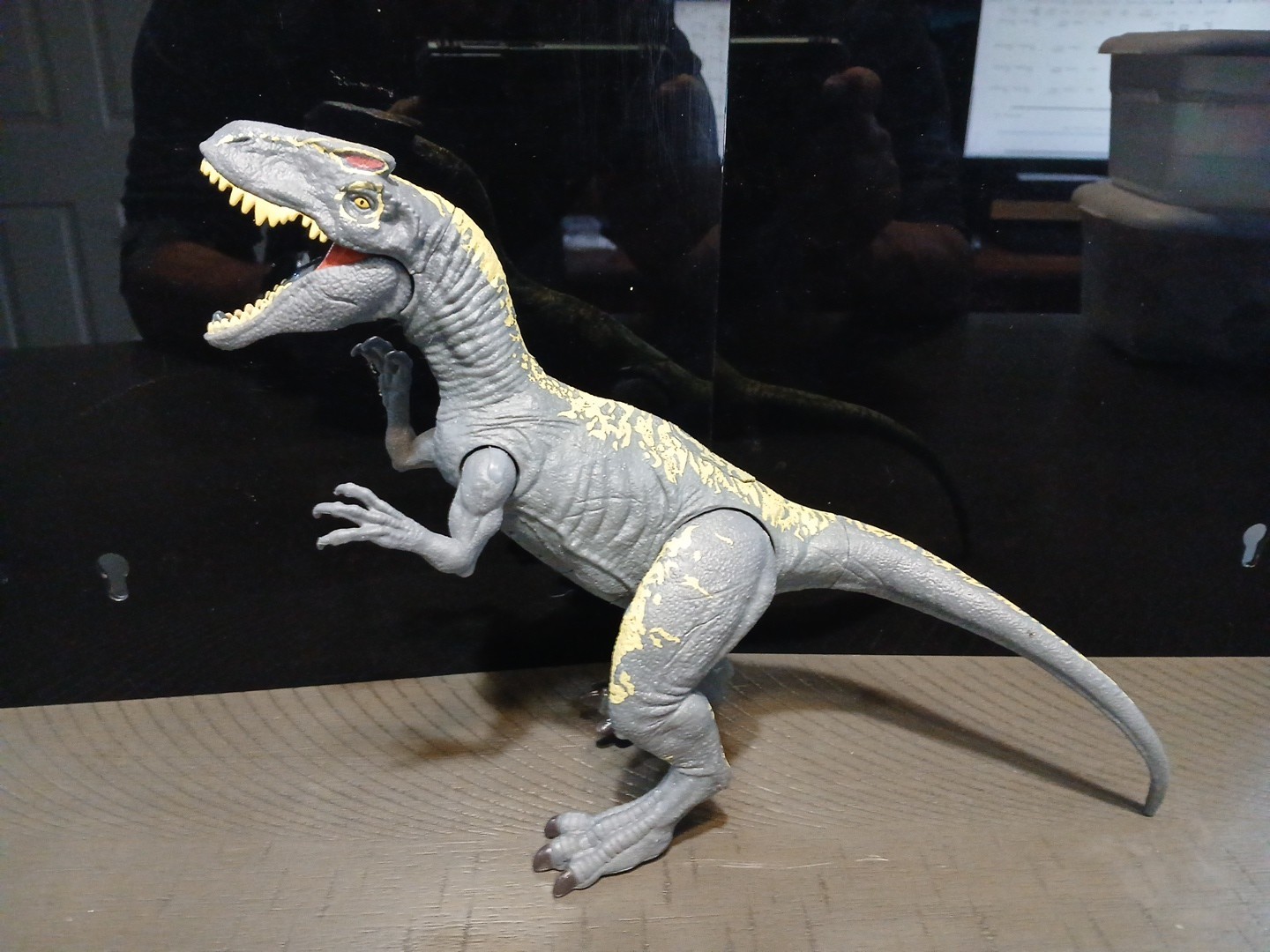 New 2017 Mattel JP Jurassic World JW Roarivores Allosaurus Dinosaur