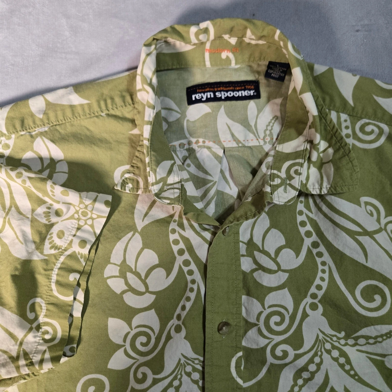 Reyn Spooner Hawaiian Shirt Mens Large Floral Cotton Modern Fit see Measurements