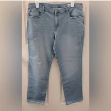 NWT Men's Jeans 38 Waist, 32 Inseam Length,Straight Slim Fit