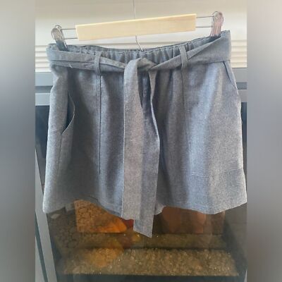 NWT Women s Luxury Grey Lined Belted BonPoint  100% Wool Front Pocket Shorts