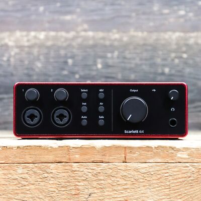 Focusrite Scarlett 4i4 - 4th Gen Compact Studio 4-In / 4-Out USB Audio Interface
