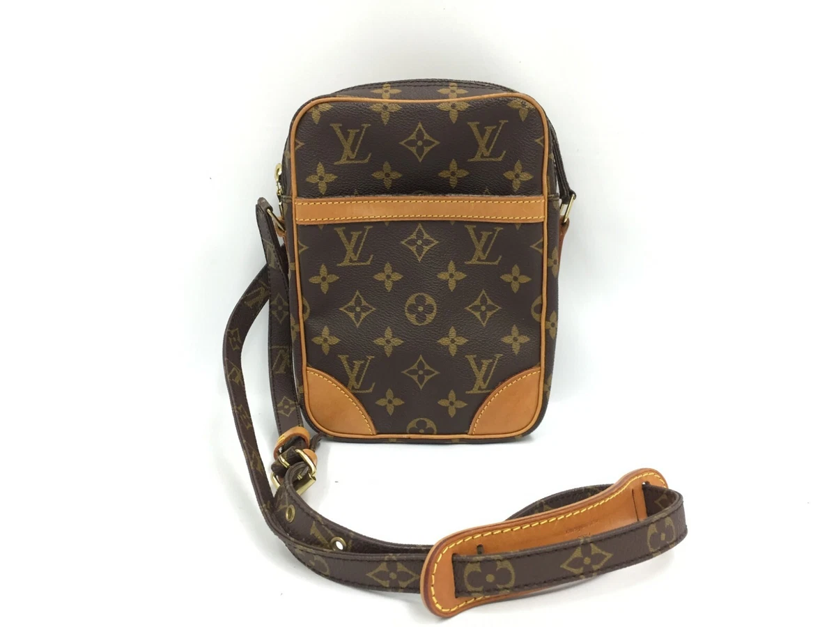 Auth Louis Vuitton Vintage Monogram Danube Shoulder bag 1A130190n