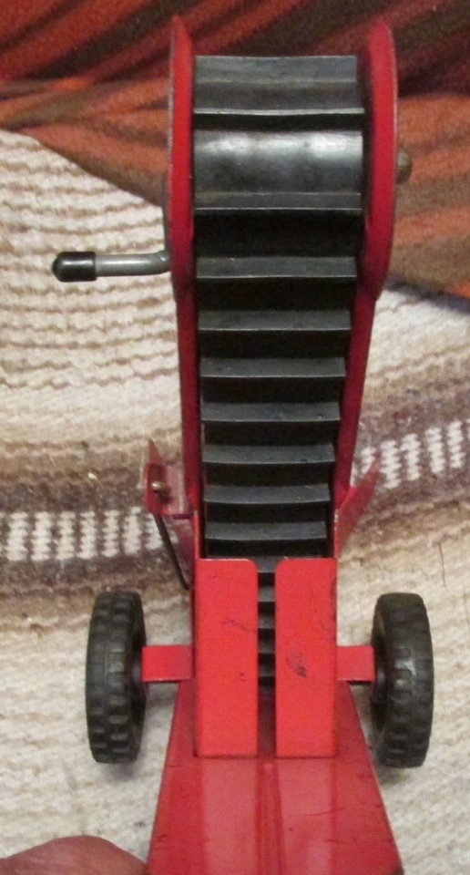 Juguete de hojalata vintage-Tonka Sandloader completo y funciona muy bien delantal de goma limpio Foto 4 de 4