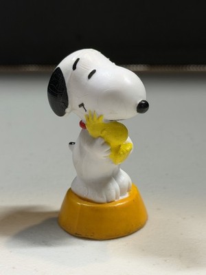 Sunkisses Hawaii Peanuts Snoopy Holding Woodstock PVC Figurine