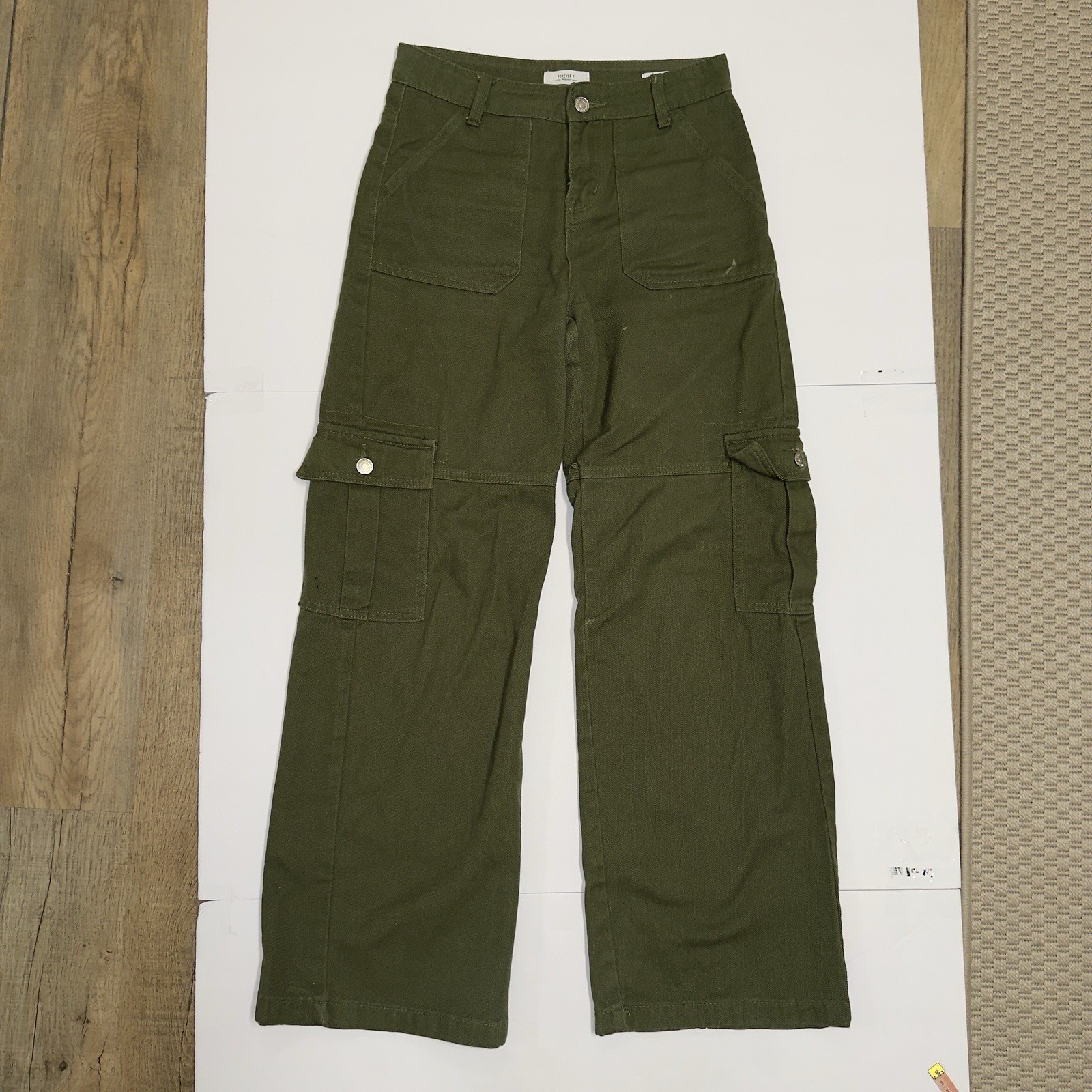 Forever 21 Green Khaki Cargo Pants small