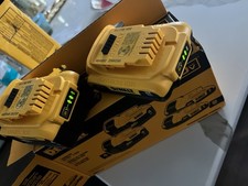 DEWALT DCB203 20V Lithium-Ion Li-Ion Battery 2 Ah Yellow Power Tool Battery