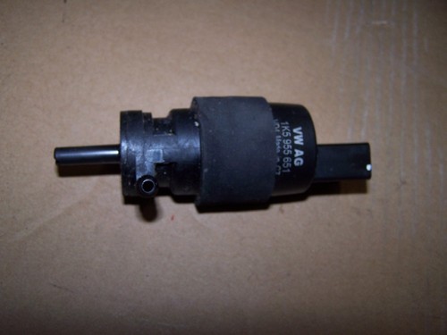Waschwasserpumpe für Scheibenreinigung VW Audi Seat Skoda 1K5955651 Waschanlage