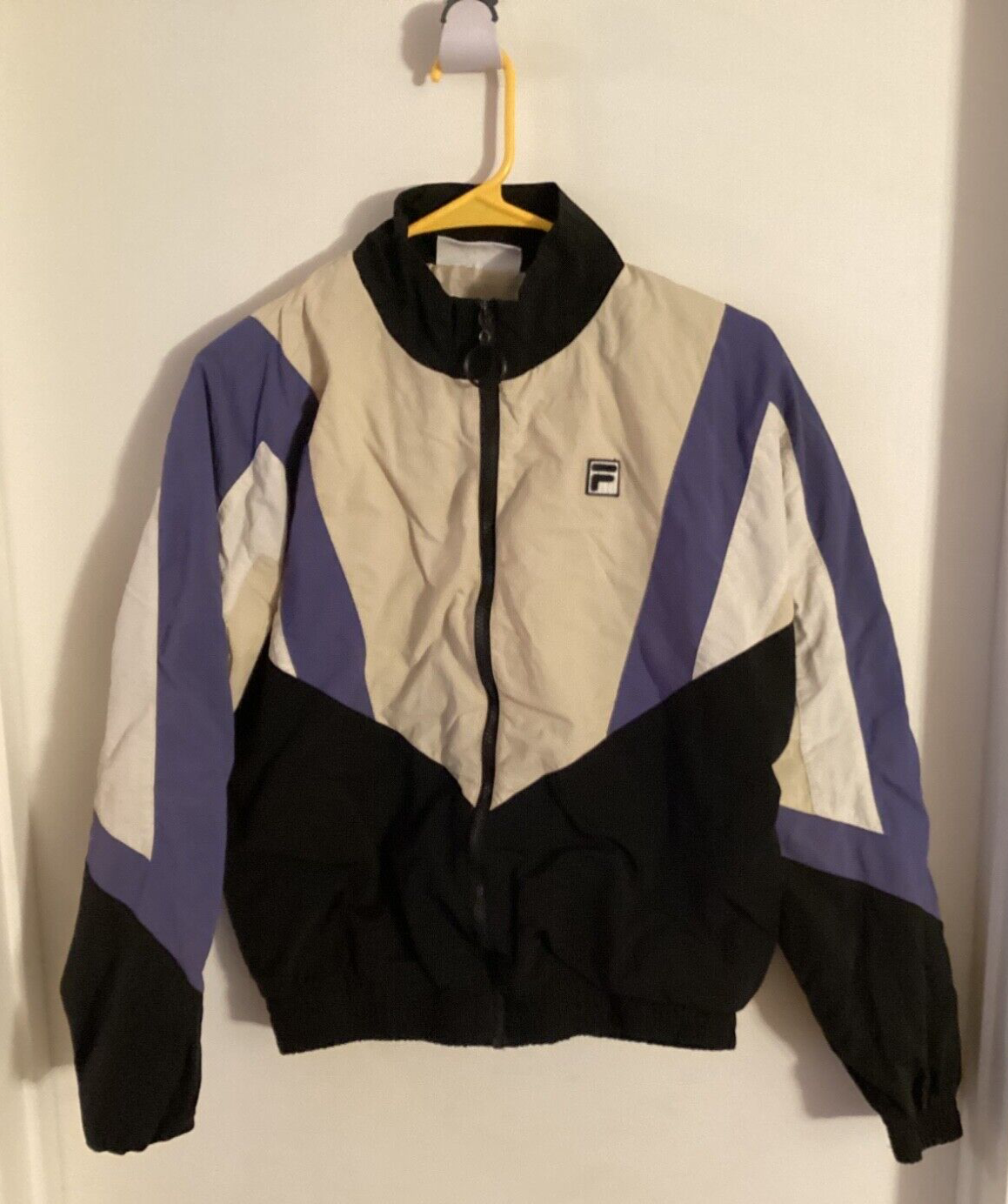 Giacca a vento vintage "FILA" avorio nero blu con zip. Taglia S