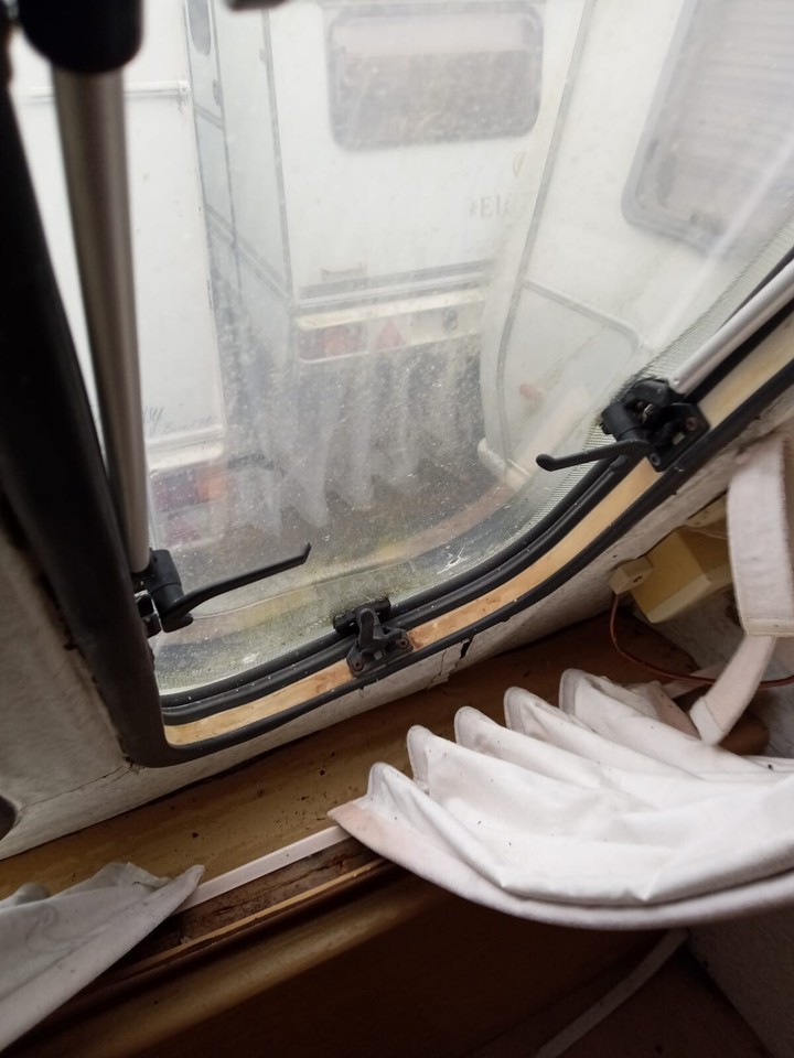 Used AVONDALE touring caravan for sale SPARES OR REPAIR eBay