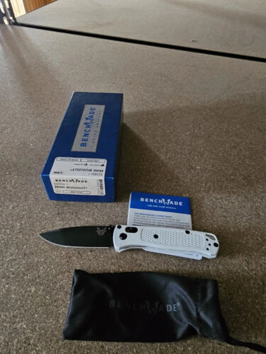 BENCHMADE 533BK-1 MINI BUGOUT S30V Black Blade White Scales NIB