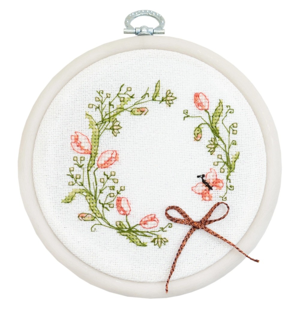 Luca-S counted cross stitch kit with hoop ""Spring Hum"", 10x10cm