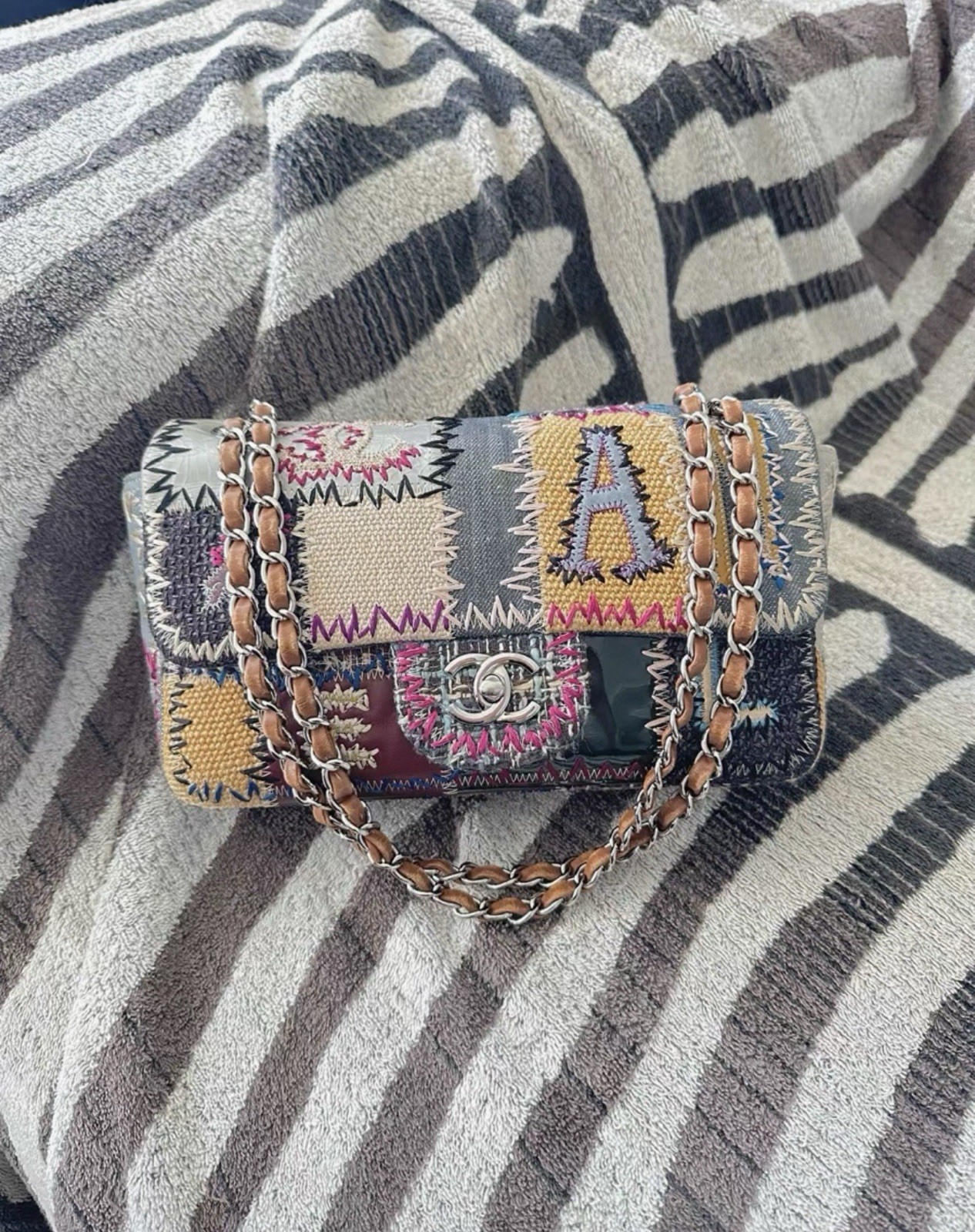 CHANEL Patchwork Shoulder Bag medium Multicolor - image 1