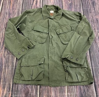 Vtg 70’s Army Vietnam Poplin OG 107 Jungle Fatigue Jacket Slant Pocket Med/Short