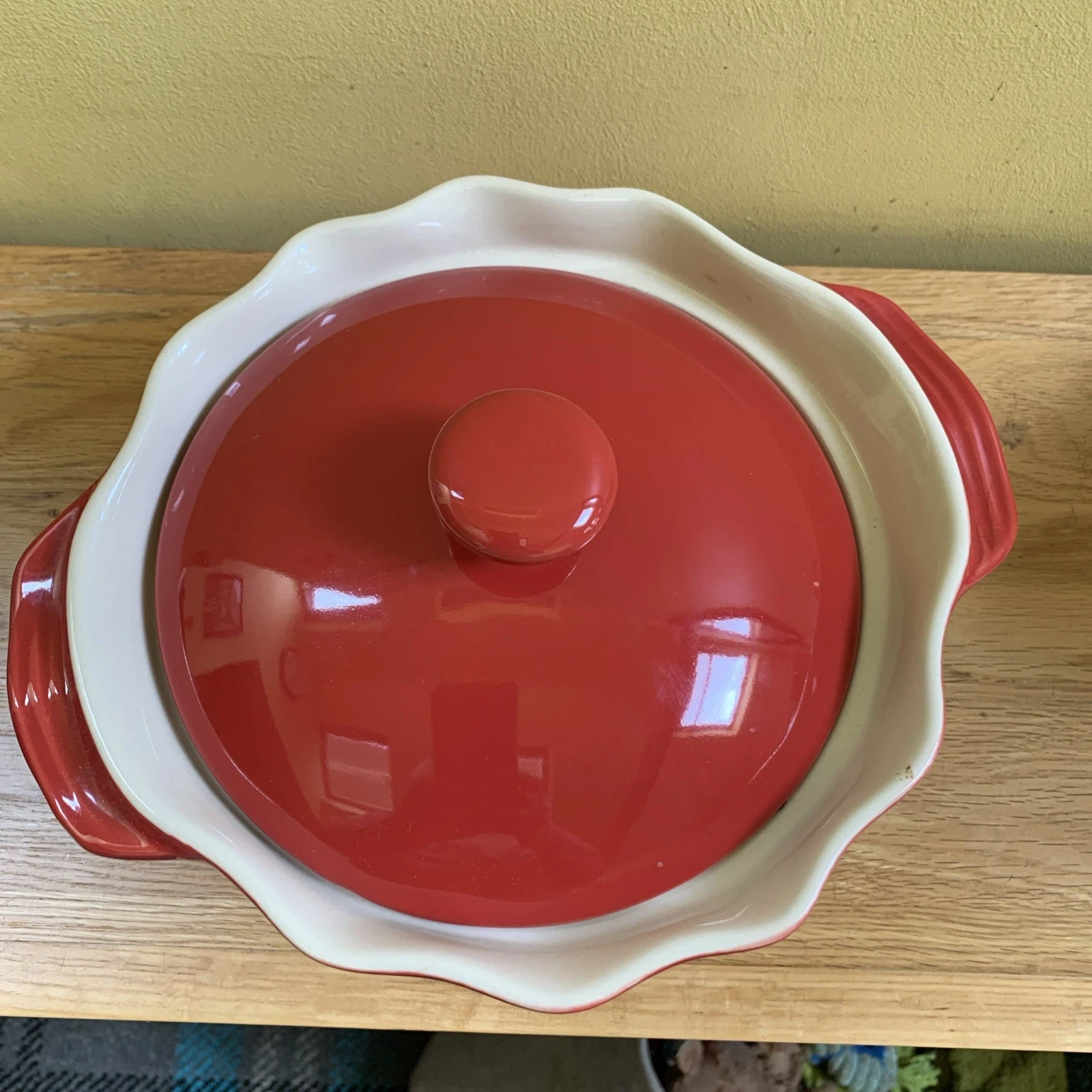 LAURA ASHLEY RED Casserole Pie Oven Dish Lid Scalloped