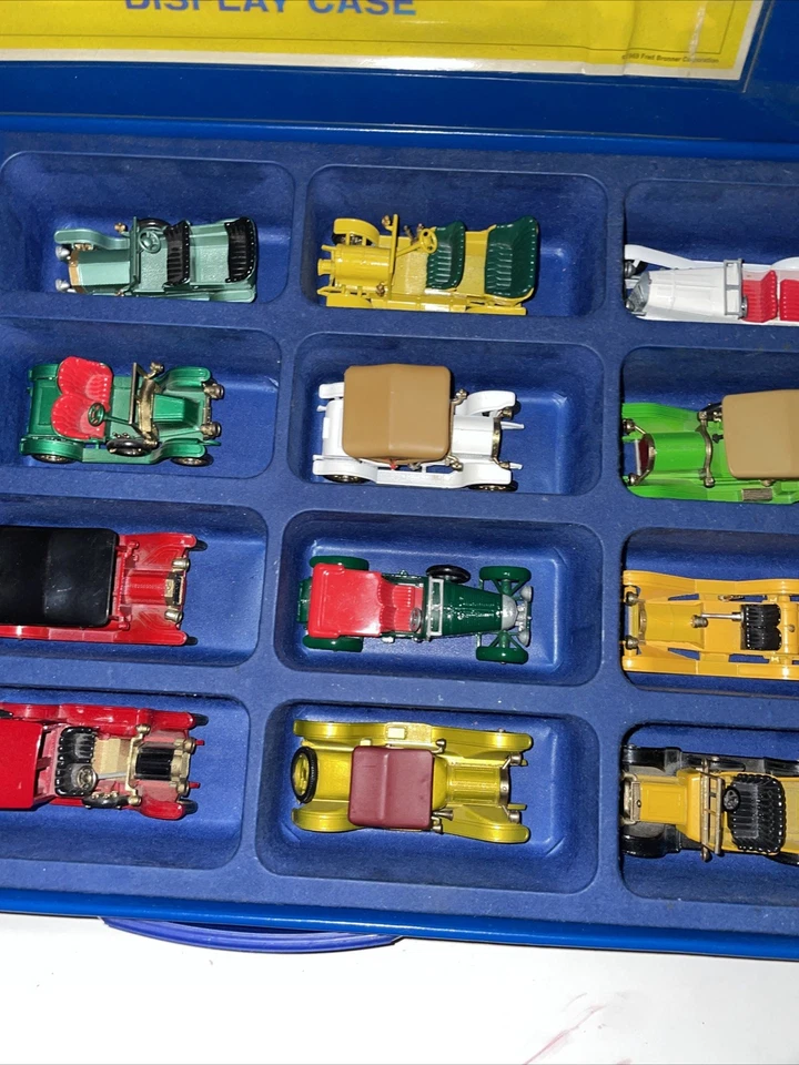 VINTAGE MATCHBOX MODELS OF THE YESTERYEAR CASE WITH 16 MODEL CARS COLLECTORS SET - Image 3 of 4