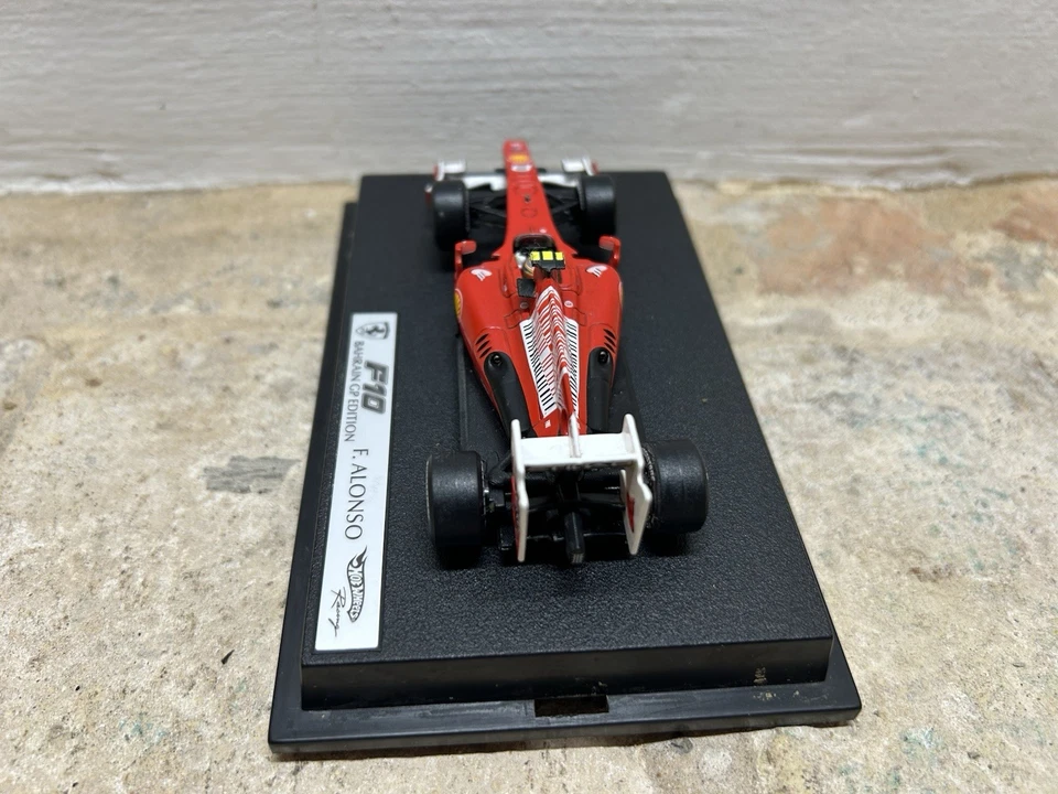 FERRARI F10 2010 FERNANDO ALONSO BAHREIN EDITION HOT WHEELS- 1/43 - Immagine 3 di 4