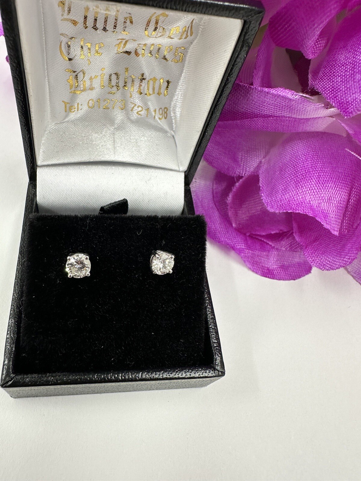 Stunning Diamond Studs 1ct 18k