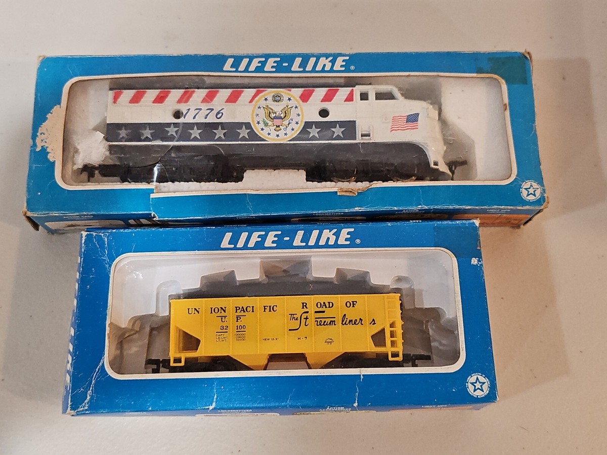 RARE Life-Like HO Scale American 1776 Locomotive Train &Coal