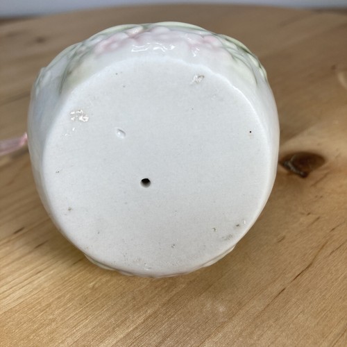 Conejo de Pascua de porcelana en adorno de cesta de huevos - Imagen 6 de 7