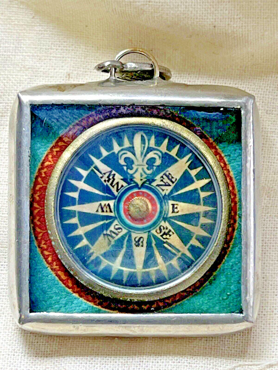 Jewel Kade Club NEW DIRECTIONS Charm APRIL 2013 COMPASS W/BAG & CARD VGC View 2