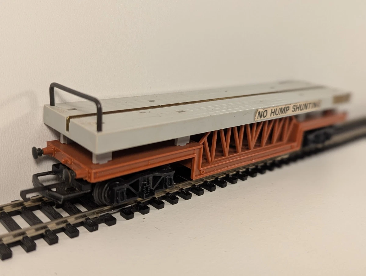 Lot 33 - Tri-ang Mini Motorway, a selection to include