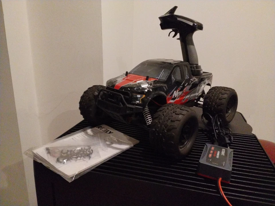 Reely NEW1 Brushlees 1:10 RC Modellauto Elektro Monstertruck - Bild 2 von 4