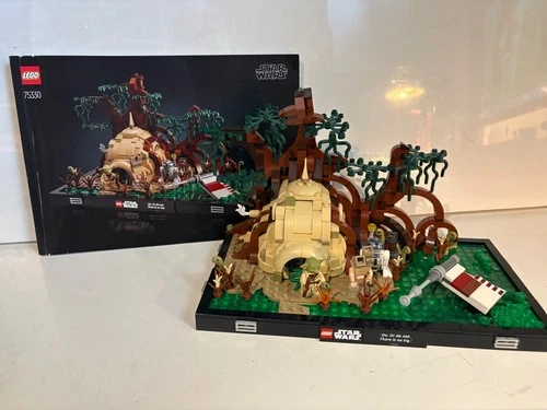 LEGO Star Wars: Dagobah Jedi Training Diorama (75330)