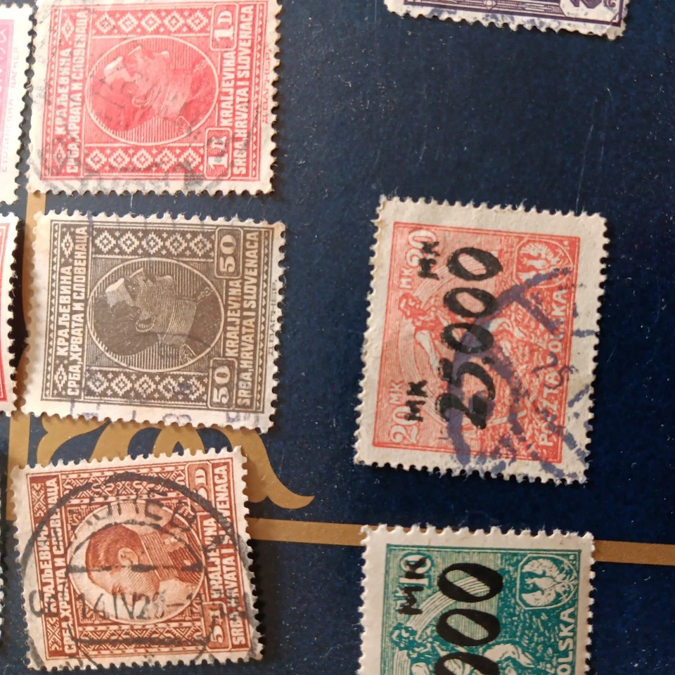 Sello de Polonia.  resaltado. Estampilla de Polonia. Remarcada. 2º Guerra Mundial Foto 2 de 3