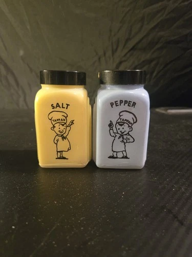 Vintage Tappan Chef Salt & Pepper Shakers Mid Century Retro 1950s  Glass Pastel