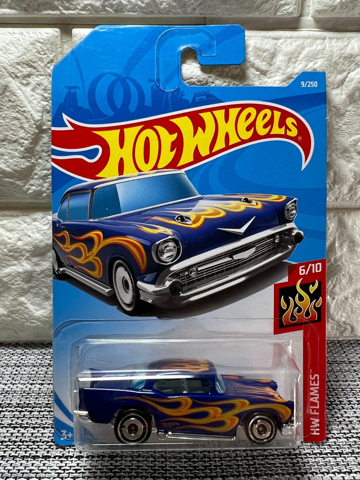 Hot Wheels HW Flames 6/10 '57 Chevy 9/250 Blue