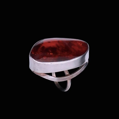 Large Sterling Silver Ring with Amber. - Picture 2 of 5