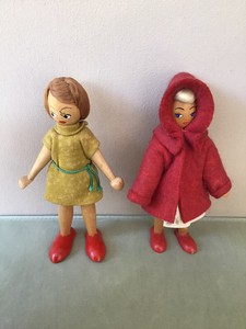 vintage wooden peg dolls
