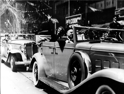 AMELIA EARHART IN NYC PARADE JULY 6, 1928 FOR ''FRIENDSHIP '' TRANSALANTIC CREW