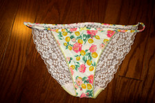 L    Victoria's Secret    SATIN STRING BIKINI PANTIES BACK LACE    PINK LEMONS