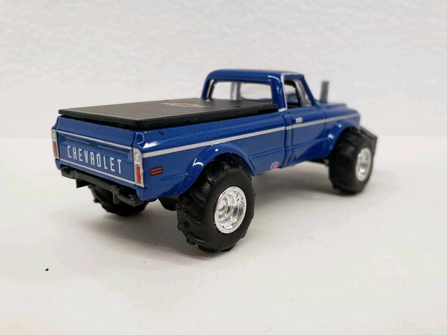 CUSTOM BUILT 1:64 C10 GreenLight 1972 K10 Chevy HOT ROD PULLING TRUCK CHEVEROLET Tani, gwarancja jakości