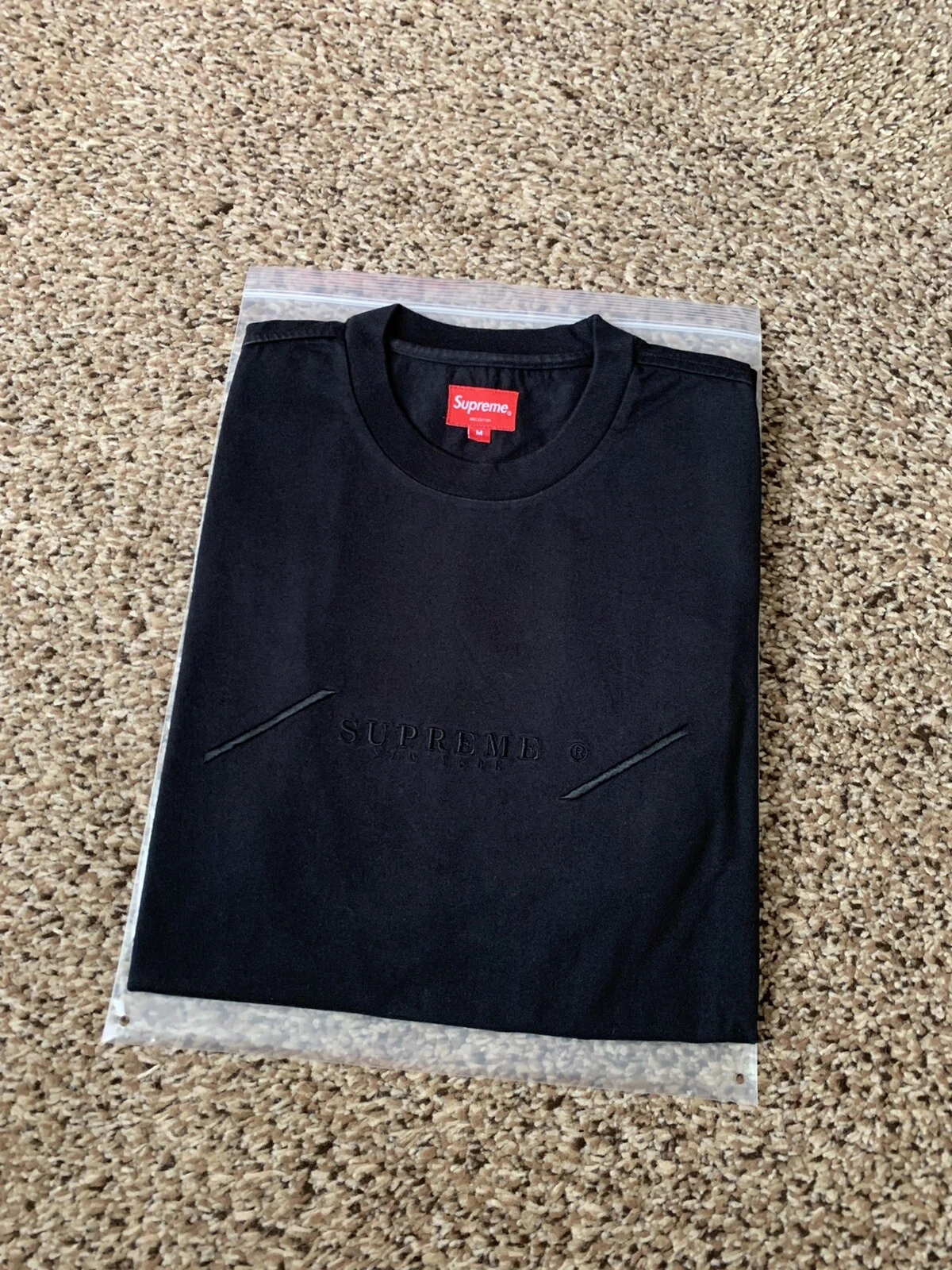Haut tee shirt noir broderie ton suprême taille M SS18