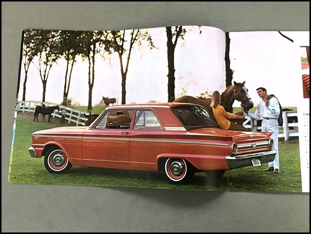 1963 Ford Fairlane and 500 Vintage Original Car Sales Brochure Catalog Foto 3 de 4