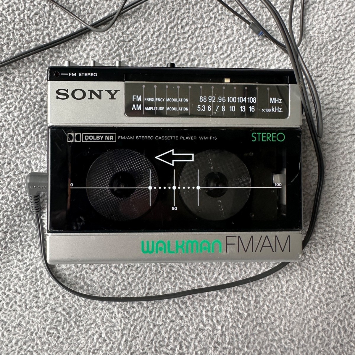 Vitnage Sony Walkman WM-F15 FM/AM Stereo Radio Cassette Tape