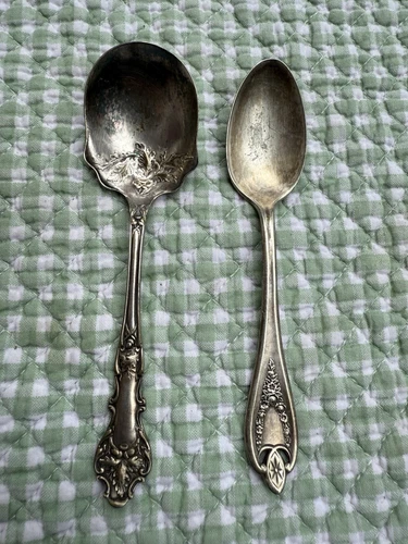 1847 Rogers Bros. Unmatching Set Of 2 lot Silverplate Silver Spoons Art Nouveau