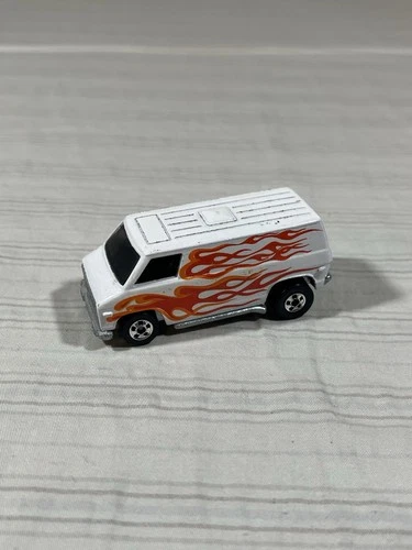 MINT Hot Wheels Super Van White w/ Flames 1974 Mattel Hong Kong Vintage I1