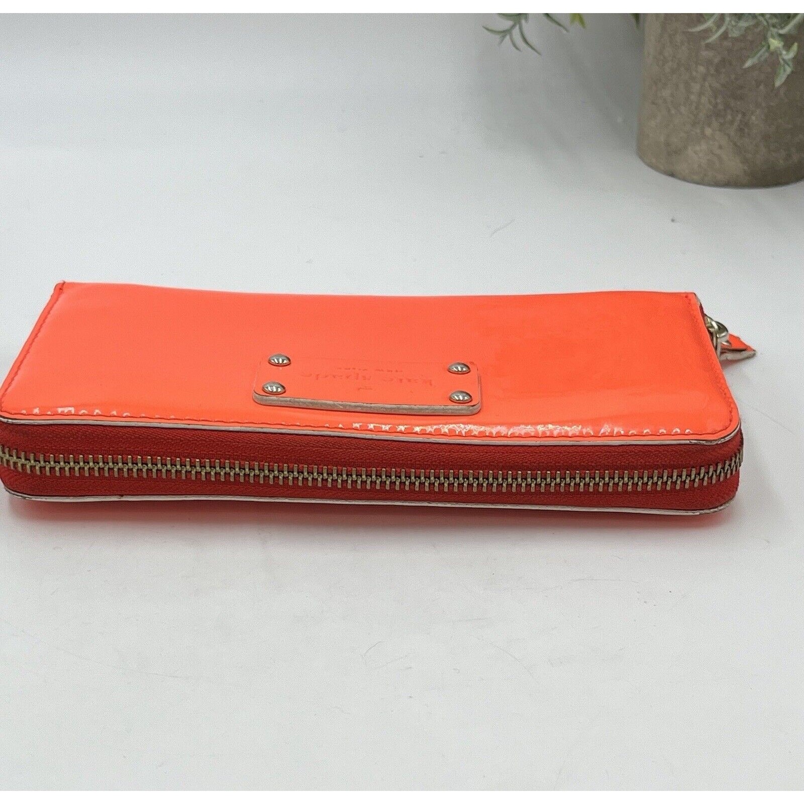 Kate Spade New York Neda Wellesley Leather Neon Orange White Full Zip Wallet thumbnail 4