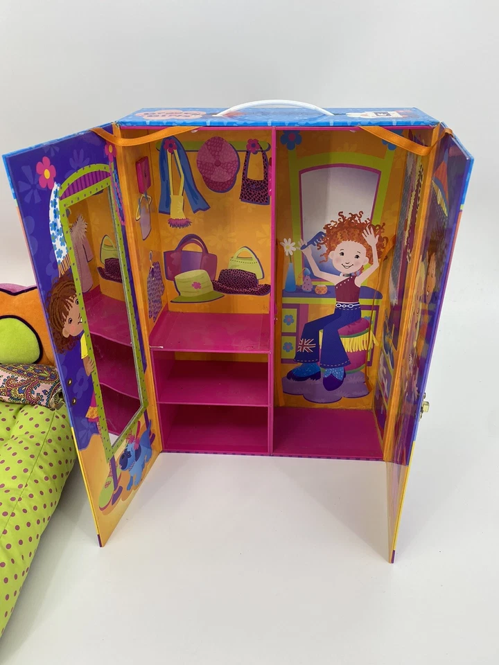Groovy Niñas Casa de Muñecas Armario Estuche de Transporte y Cama Juego Moda Manhattan Juguete Foto 4 de 4