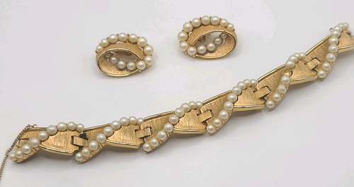 Vintage Trifari Bracelet Earrings Set Signed Faux Pearl 7"